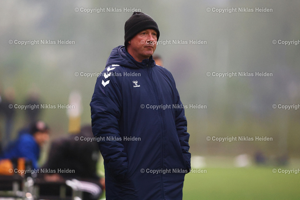 NH_NikolaTesla_FCEintrachtNorderstedt_LottoPokal_17042025 | Elard Ostermann (Trainer, FC Eintracht Norderstedt)Fußball I Herren I Lotto Pokal I Saison 2024-2025 I Viertelfinale I Nikola Tesla - FC Eintracht Norderstedt I 17.04.2025 I Sportplatz Baurstraße