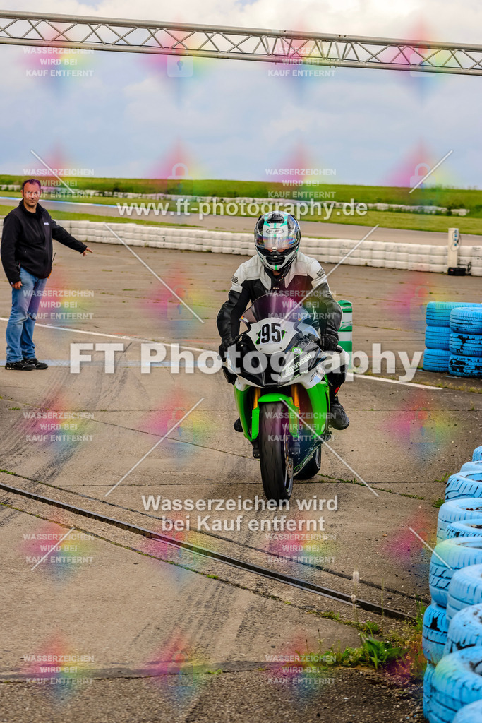 MotoTeam-9426 | Hier findet Ihr Bilder von Touristenfahrten auf der Nürburgring Nordschleife oder von anderen Veranstaltungen die ich besucht habe. Viel Spass beim Durch Schauen 