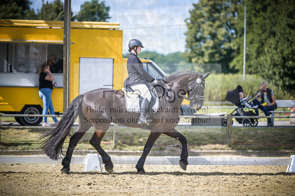 DOS_6952 | Entdecke hochwertige Reitturnierfotos von Foto Oger. Professionell, emotional und authentisch – jetzt Lieblingsmomente im Shop bestellen.Deutschlandweite Turnierfotografie. - Realisiert mit Pictrs.com