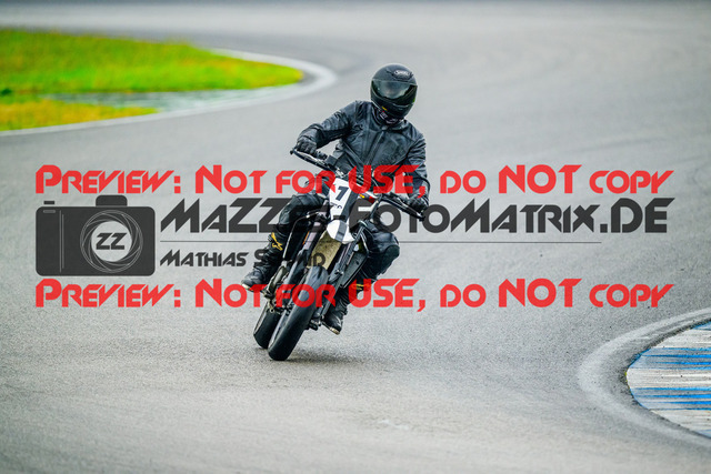 MaZZes_FotoMatrix_240614_6007705_2-54 | ROT