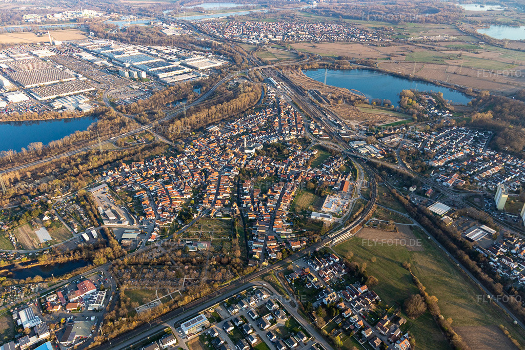 Luftbild: Stadtansicht aus Nordwesten in Wörth am Rhein im Bundesland Rheinland-Pfalz in Deutschland. Foto: IMG_131037.jpg vom 22.03.2022 durch Werner Riehm/FLY-FOTO.deStadtverwaltung Wörth am Rhein