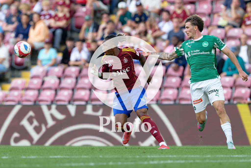 Brack Super League - Servette FC v FC Saint-Gall | David Douline (28 Servette FC) in action (close up) during the Brack Super League match between Servette FC and FC Saint-Gall at Stade de Geneve in Geneva, Switzerland