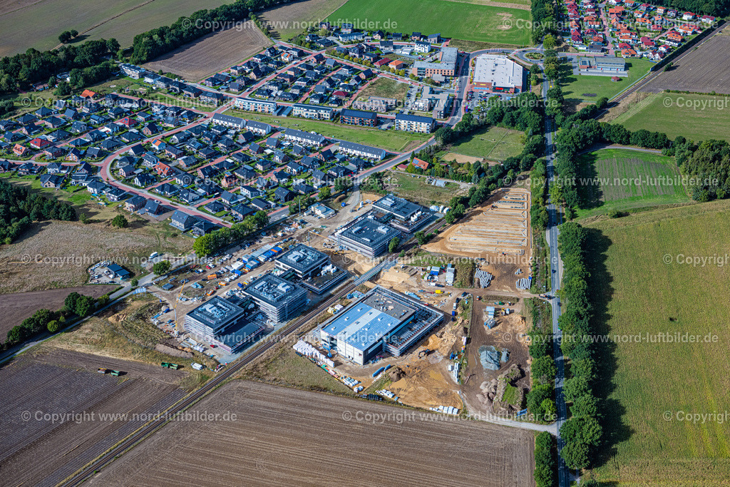 Stade_Riensförde_Bildungscampus_ELS_3366200922 | STADE 20.09.2022 Baustelle zum Neubau des Gebäudekomplexes des Weiterbildungs- und Bildungszentrums " BCR Bildungscampus Riensförde " an der Straße Stadtweg im Ortsteil Riensförde in Stade im Bundesland Niedersachsen, Deutschland. Weiterführende Informationen bei: Claudia Blaurock  Landschaftsarchitektur,  GOLDBECK GmbH,  PD - Berater der öffentlichen Hand GmbH,  gmp International GmbH. // Construction site for the new building complex of the education and training center in the district Riensfoerde on street Stadtweg in the district Riensfoerde in Stade in the state Lower Saxony, Germany. Further information at: Claudia Blaurock  Landschaftsarchitektur,  GOLDBECK GmbH,  PD - Berater der oeffentlichen Hand GmbH,  gmp International GmbH. Foto: Martin Elsen