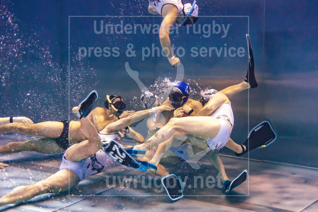 Herren-Nationalmannschaftslehrgang in Krefeld | Unterwasser-Aufnahmen der deutschen Herren-Nationalmannschaft im Unterwasser-Rugby - Realisiert mit Pictrs.com