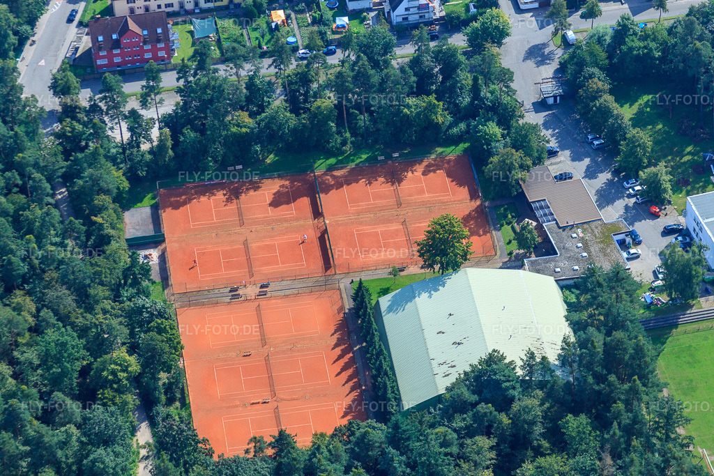 Luftbild: Waldbrücke, Tennisplätze des TC Schwarz-Weiß Weingarten in Weingarten im Bundesland Baden-Württemberg in Deutschland. Foto: IMG_33365.jpg vom 05.09.2010 durch Werner Riehm/FLY-FOTO.de