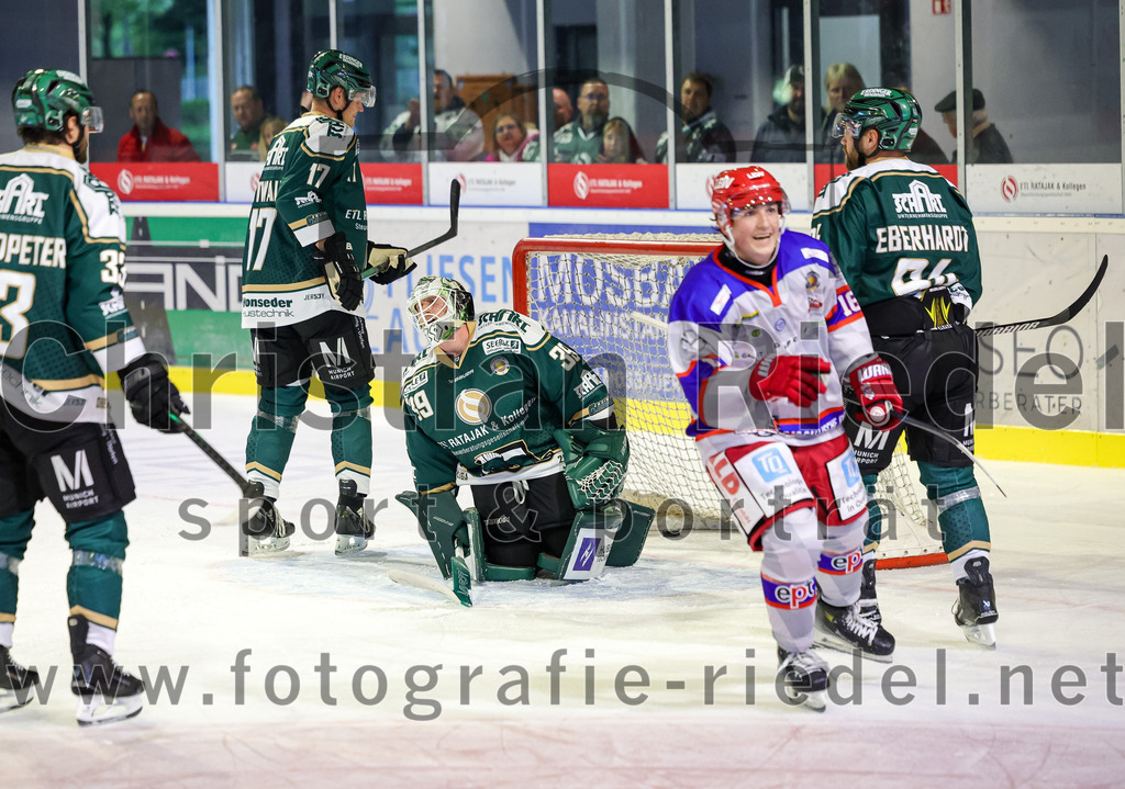 2025-09-14_068_TSV_Erding_gegen_EC_Peiting | Erding, Deutschland, 14.09.2025:Eishockey, Oberliga Süd 2025 / 2026, Testspiel, TSV Erding gegen EC Peiting, Endergebnis: 2:3Foto: Christian Riedel / fotografie-riedel.net
