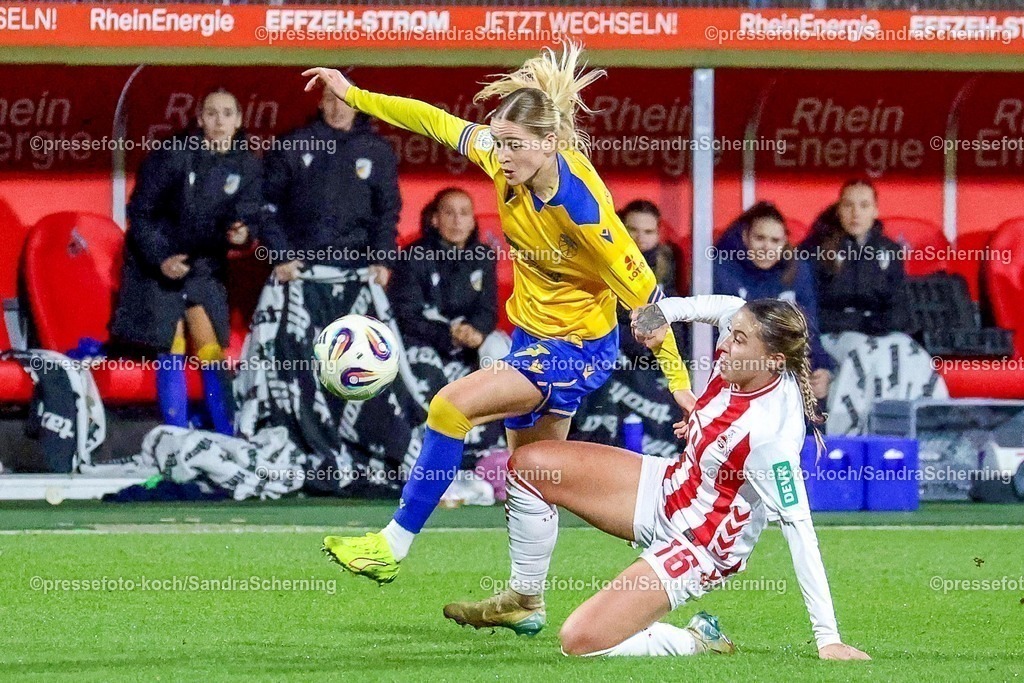 xSSCHx14122501048  | 14.12.2025, xsscx, Frauen Fussball, 1. FC Koeln - FC Carl Zeiss Jena, 1. Fussball Bundesliga, 13. Spieltag, Franz-Kremer-Stadion, Saison 2025 2026: Melina Reuter (FC Carl Zeiss Jena #7) im Zweikampf gegen Zoe Hasenauer (1. FC Koeln #16) DFB regulations prohibit any use of photographs as image sequences and or quasi-video. Photo:xSandraxScherningxPressefotoKochx
