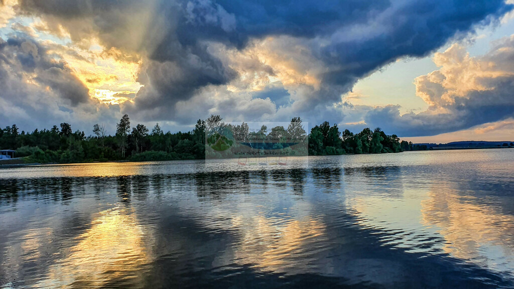 Sonnenuntergang am Förmitzspeicher - Unwetter zieht auf | Impressionen rund um Hochfranken - Frankenwald - Fichtelgebirge - Realisiert mit Pictrs.com
