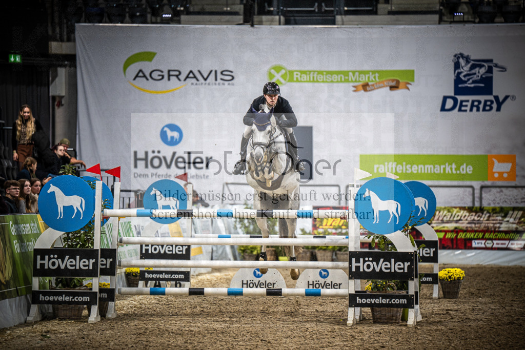 DOS_2586 | Entdecke hochwertige Reitturnierfotos von Foto Oger. Professionell, emotional und authentisch – jetzt Lieblingsmomente im Shop bestellen.Deutschlandweite Turnierfotografie. - Realisiert mit Pictrs.com