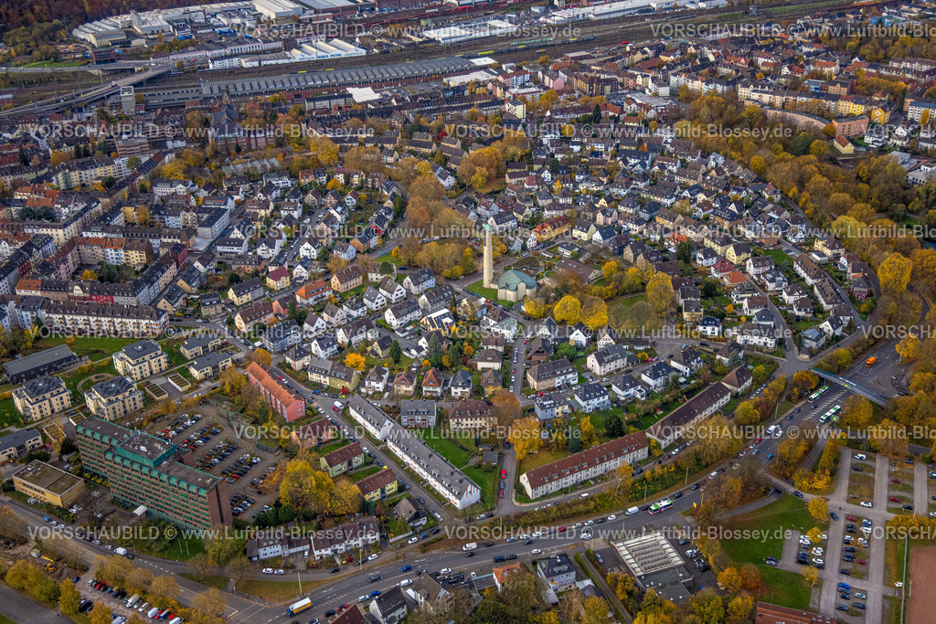 Hagen251101280 | Luftbild, City mit Stadtkirchengemeinde Gemeindehaus Markus, runde Wohnanlage und herbstliche Bäume, Altenhagen, Hagen, Ruhrgebiet, Nordrhein-Westfalen, Deutschland
