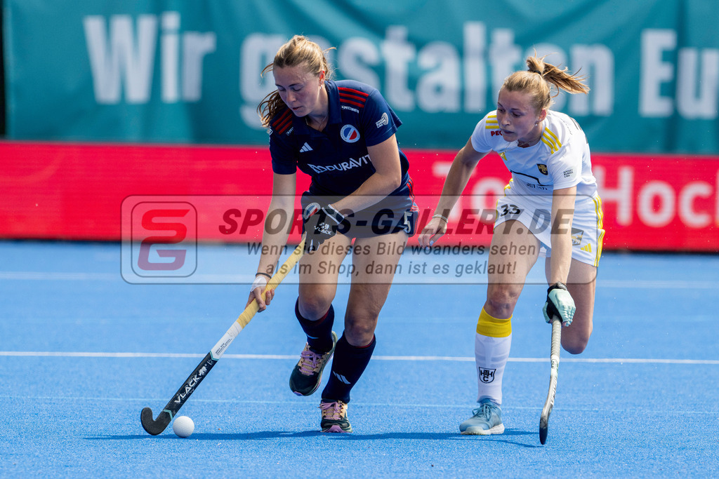 Final4_20250531-1218-Z09_2388 | Krefeld, Deutschland, 31.05.2025:  Feldhockey Final4 2025 – „Deutsche Feldhockey-Meisterschaften 2025“ im Gerd-Wellen-Hockeyanlage am 31.05.2025 in Krefeld, Deutschland. (Foto von Kramhöller/Fehrmann/Kaste)Krefeld, Germany, 31.05.2025: Feldhockey Final4 2025 – „Deutsche Feldhockey-Meisterschaften 2025“ in Gerd-Wellen-Hockeyanlage at 31.05.2025 in Krefeld, Deutschland. (Foto from Kramhöller/Fehrmann/Kaste)