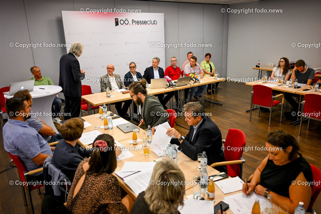 Pressekonferenz ADX Energy_ 07.09.2023-13 | 07.09.2023, Presseclub Linz, AUT, Pressekonferenz ADX Energy, Stimmungslage zur Gasexploration in Molln, im Bild Georg Brasseur (Univ. Prof. TU Graz), Alan Reingruber (Geschaeftsfuehrer ADX Vie GmbH), Paul Fink (CEO ADX Energy), Andreas Knoll (Regioplan Ingenieure Salzburg GmbH), Martin Schober (Gemeindevorstand Molln), Medienvertreter