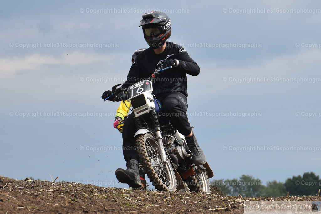 DSC_0043_01 (2) | Sportfotografie , Motorsport, Motoross, Reitsport, Mointainbike, Enduro,
Landschaft , Outdoor, Eventfotografie, Landschaft, Bilder online bestellen - Realisiert mit Pictrs.com