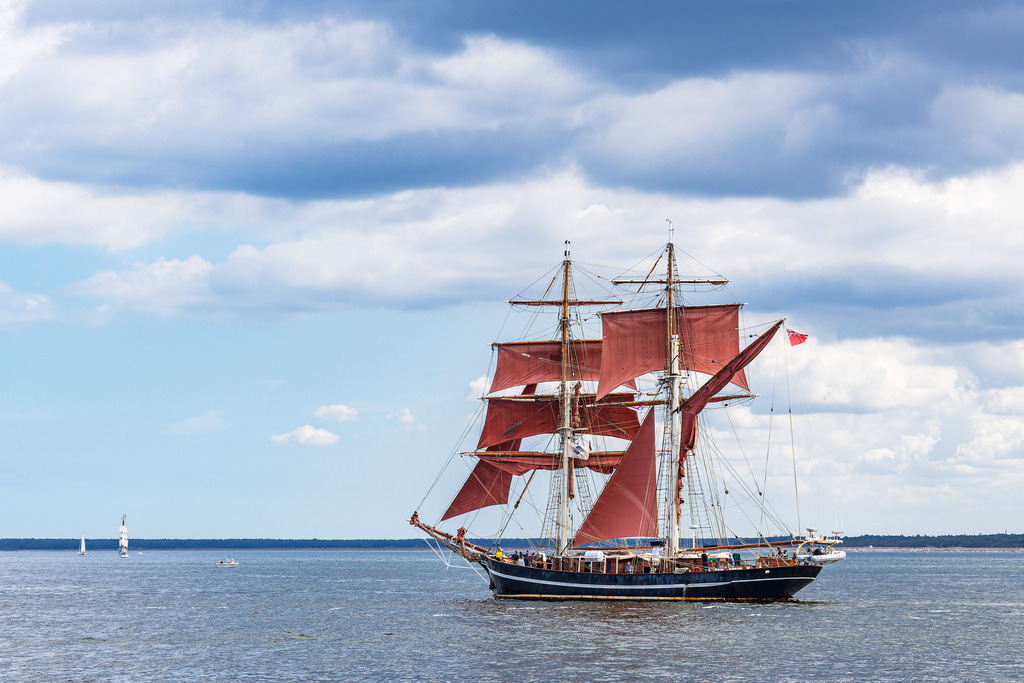 Segelschiff auf der Ostsee während der Hanse Sail in Rostock | Segelschiff auf der Ostsee während der Hanse Sail in Rostock.