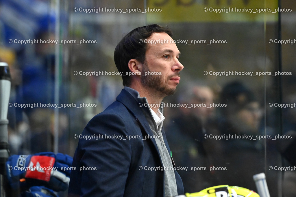 EC IDM WÄRMEPUMPEN VSV vs. HCB Südtirol Alperia | Marco Pewal Assistant Coach EC VSV, EC IDM WÄRMEPUMPEN VSV vs. HCB Südtirol Alperia, EC IDM WÄRMEPUMPEN VSV vs. HCB Südtirol Alperia am 28.12.2025 in Villach (Stadthalle Villach), Austria, (Photo by Bernd Stefan)