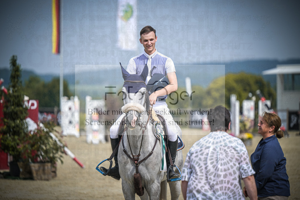 DOS_0047 | Entdecke hochwertige Reitturnierfotos von Foto Oger. Professionell, emotional und authentisch – jetzt Lieblingsmomente im Shop bestellen.Deutschlandweite Turnierfotografie. - Realisiert mit Pictrs.com