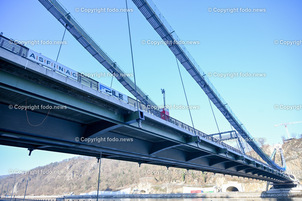 Westring A26_ Westringbruecke_ 10.01.2024-12 | 10.01.2024, Westring A26, AUT, Westring A26, Westringbruecke, im Bild Westringbruecke, Brücke, Baustelle, Wegweiser, Montage, Donau