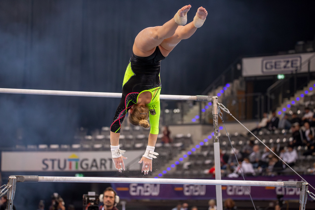 EnBW DTB-Pokal Stuttgart 2025, Mixed Cup***Karina Schönmaier beim Einturnen am Stufenbarren | EnBW DTB-Pokal Stuttgart 2025, Mixed Cup***Karina Schönmaier beim Einturnen am Stufenbarren - Realisiert mit Pictrs.com