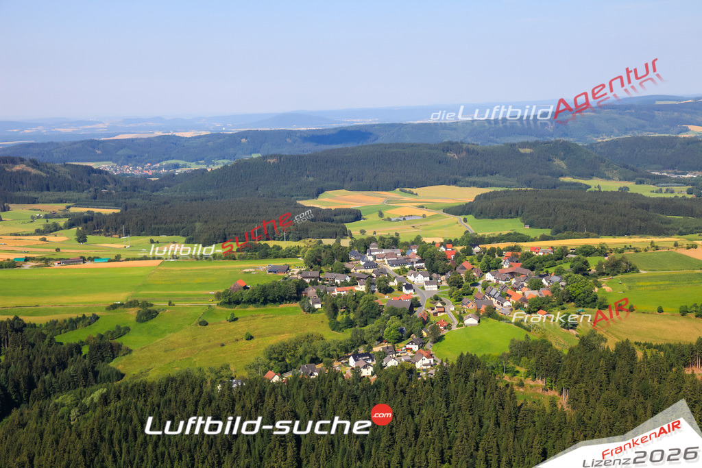 Die Luftaufnahme Posseck - Pressig wurde vom UL-Flugzeug (keine Drohne) aus fotografiert.Hohe Druck- Auflösung-die Geschenkidee!