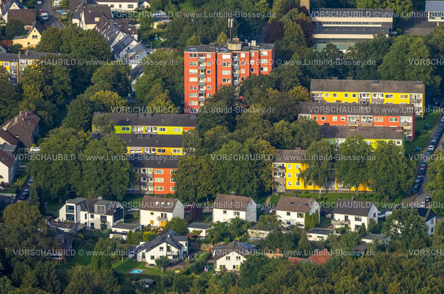 Hagen230903765 | Luftbild, Wohnhäuser-Siedlung mit farbigen Fassaden, zwischen Brandenburger und Schleswiger Straße, Gemeinschaftshauptschule Geschwister-Scholl, Vorhalle, Hagen, Ruhrgebiet, Nordrhein-Westfalen, Deutschland