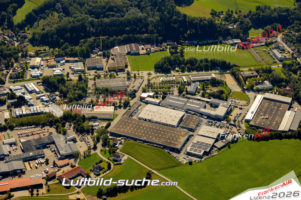 Das Luftbild zeigt : Gewergebiet Deggendorf - Die Luftaufnahme wurde 2023 vom UL-Flugzeug aus erstellt ( keine Drohne ) - Hochauflösende Luftaufnahme - Für grossformatige Ausdrucke geeignet. Die Geschenkidee !Mit Lizenz und Bildrechte bestellbar
