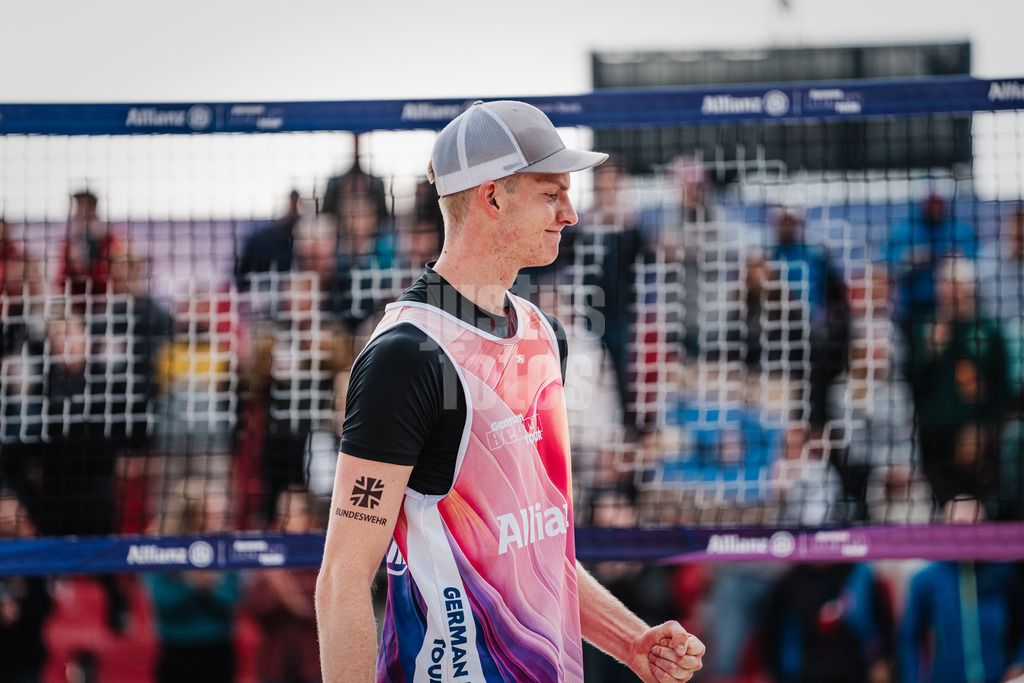 Beachvolleyball | Männer | German Beach Tour 2024 | Tourstop Bremen | 07.06.2024 | Philipp Huster jubelt und ballt die Faust
