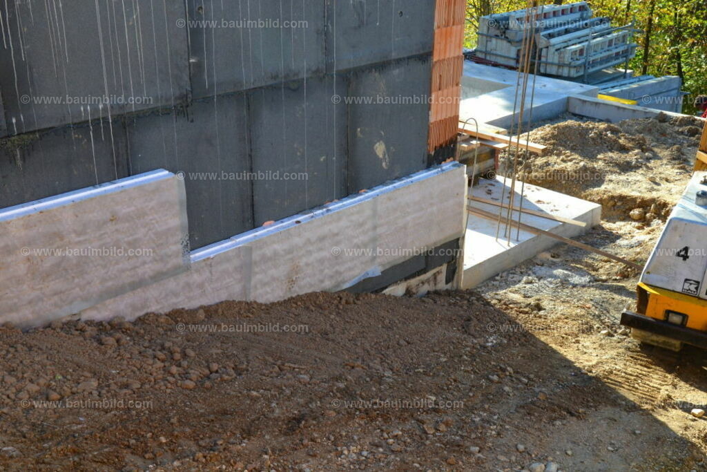 bib-lg02-erdarbeiten-0135 | Nach LV-Leistungsgruppen sortierte Detailfotos über den Bau eines Hauses. Alle Hausbau-Bilder direkt vom Urheber und Autor der Website Haus-Selber-Bauen.com