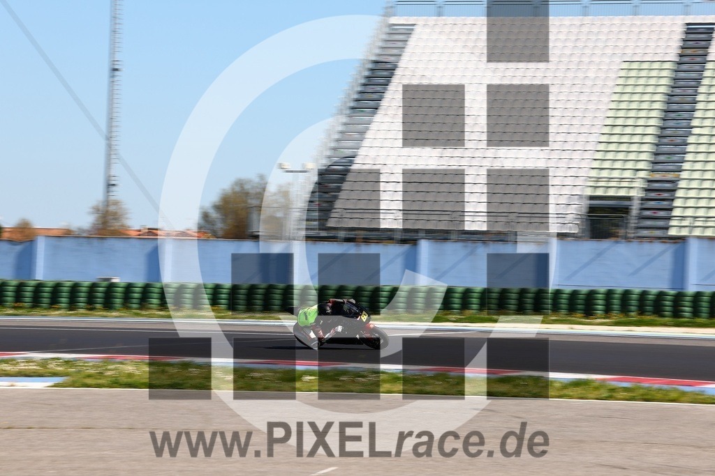 0087-20260404_08479 | Schöne Erinnerungen an spannende Momente - das festzuhalten ist unser Job. PIXELrace.de ist seit 2003 auf den Rennstrecken Europas unterwegs um die Action draußen beim Fahren und die wunderbare Stimmung imm Fahrerlager für euch einzufangen.