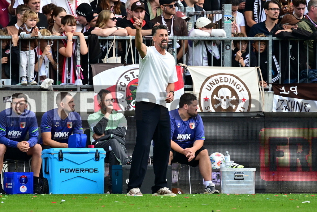 KBS Picture_FCStPauli-FCAugsburg_031 | Wagner Sandro Trainer (FC Augsburg) ,Sportplatz :  Millerntor Stadion, - Realisiert mit Pictrs.com