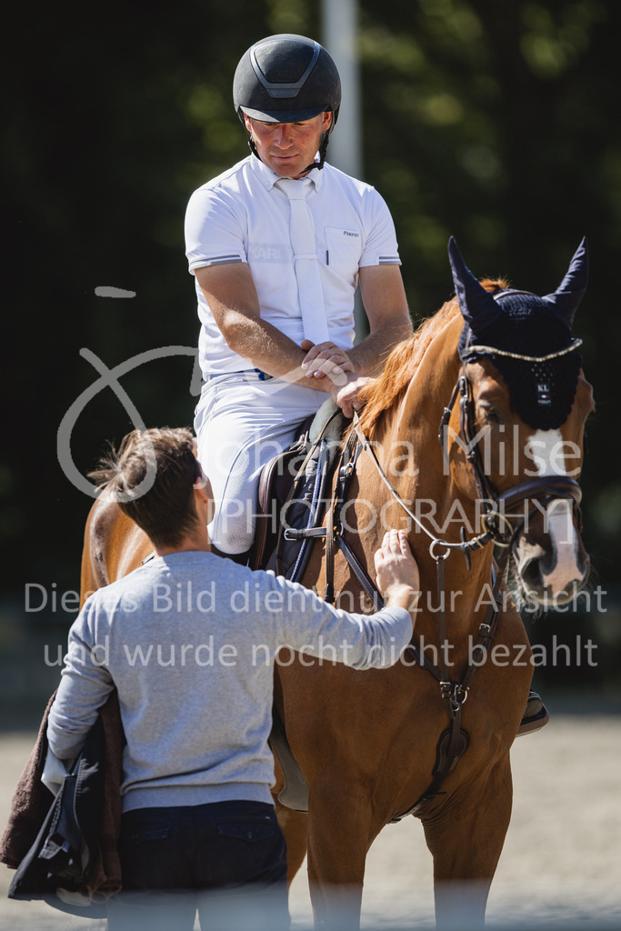 230826_Delbrueck_M2-Spr-814 | Deine schönsten Turniermomente als professionelle Fotos! Entdecke hochwertige Pferdesport-Fotografie im Online-Shop. Jetzt Fotos finden & bestellen!