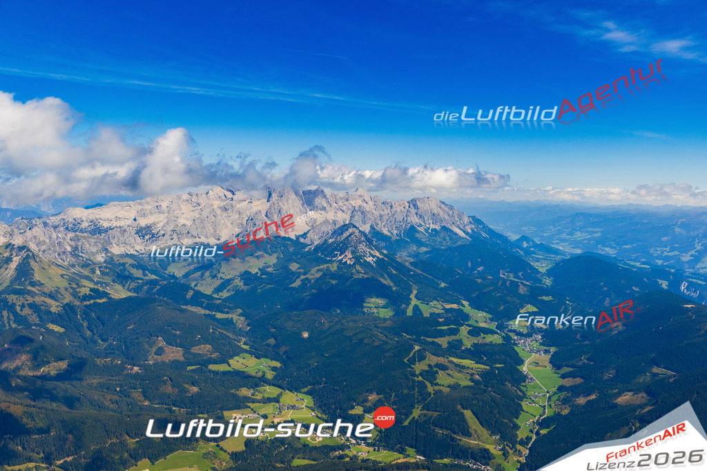 Luftaufnahme von  Ramsau am Dachstein - Die Luftaufnahme wurde 2025 vom UL-Flugzeug heraus erstellt ( keine Drohne ) - Hochauflösende Luftaufnahme - für professionelle Ausdrucke geeignet. Die Geschenkidee !Mit Lizenz und Bildrechte bestellbar