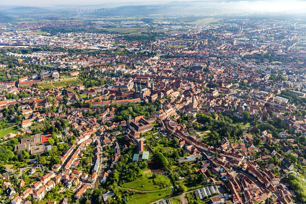 Luftbild: Altstadt in Bamberg im Bundesland Bayern in Deutschland. Foto: IMG_099803.jpg vom 25.05.2017 durch Werner Riehm/FLY-FOTO.de