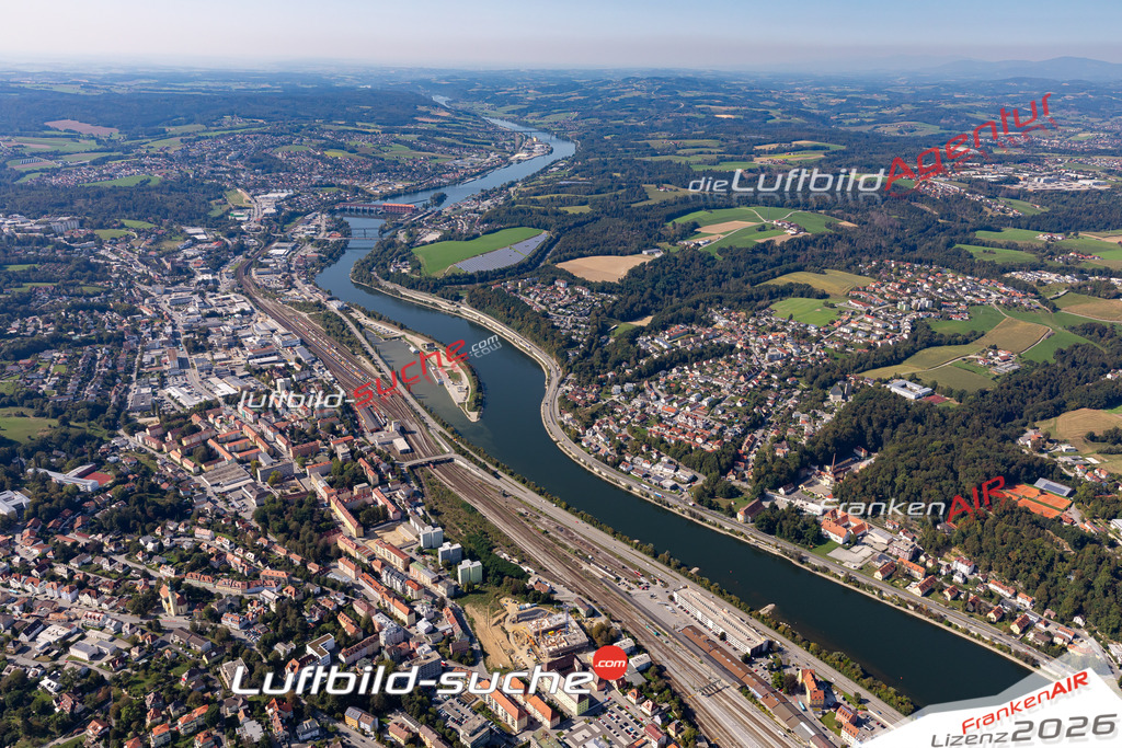 Die Luftbildaufnahme donau - Passau wurde 2020 mittels Flugzeug (keine Drohne) erstellt. Perfekte Schärfe und Druck- Ergebnisse- Garantiert!