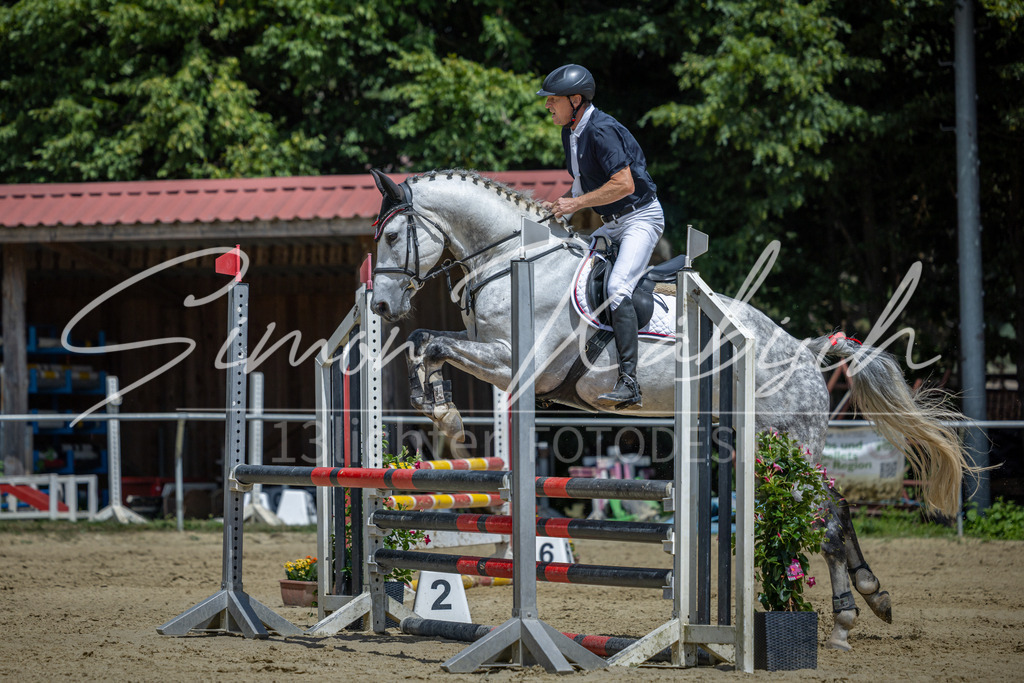 20260704-_3LI9540 | Tierfotografie Pferde, Hunde, Katzen, Haustiere.
Turnierfotografie Reitturniere, Reiten, Springreiten, Dressur in Hanau, dem Main-Kinzig-Kreis und dem Rhein-Main- Gebiet um Frankfurt