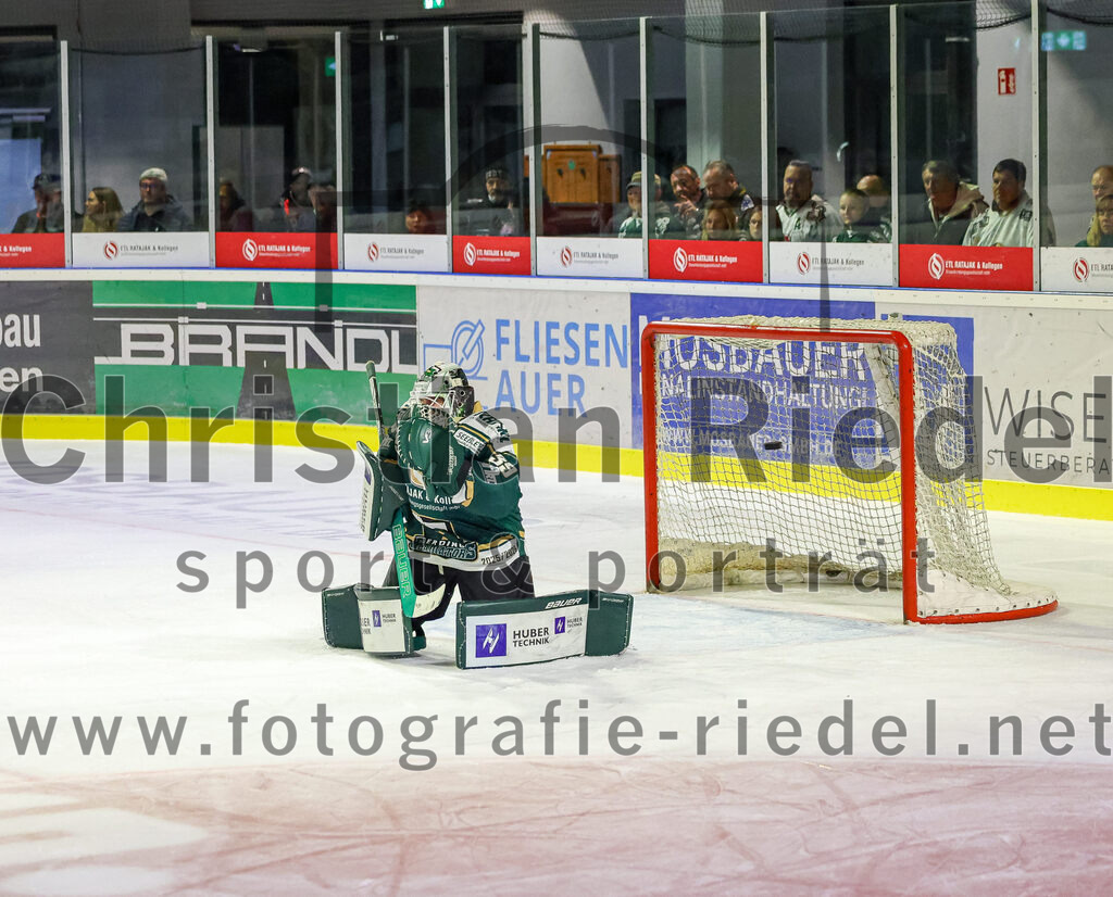 2025-09-26_014_TSV_Erding_gegen_SC_Riessersee | Erding, Deutschland, 26.09.2025:Eishockey, Oberliga Süd 2025 / 2026, 3. Spieltag, TSV Erding gegen SC Riessersee, Endergebnis: 3:5Torwart Leon Meder (Erding Gladiators, #39)Foto: Christian Riedel / fotografie-riedel.net
