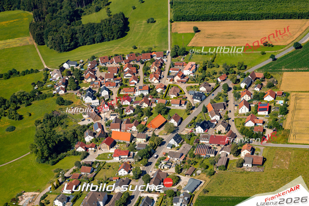 Das Luftbild zeigt : Bergbronn Kreßberg - Die Luftaufnahme wurde 2024 vom UL-Flugzeug aus erstellt ( keine Drohne ) - Hochauflösende Luftaufnahme - Für grossformatige Ausdrucke geeignet. Die Geschenkidee !Mit Lizenz und Bildrechte bestellbar