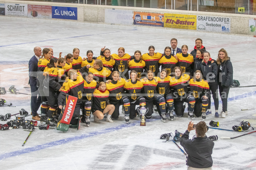 Dameneishockey | Dameneishockey, U18 Turnier am 31.08.2024 in Spittal (Eis-Sport-Arena - Sportzentrum Spittal), Austria, (Photo by Ernst Krawagner sport-fan.at) - Realisiert mit Pictrs.com