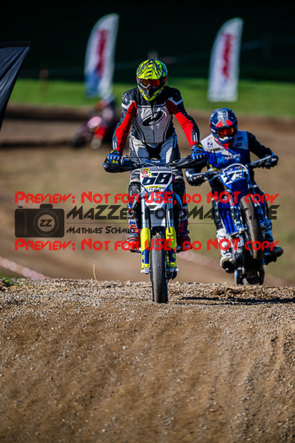 MaZZes_FotoMatrix_220903_9061 | UE40