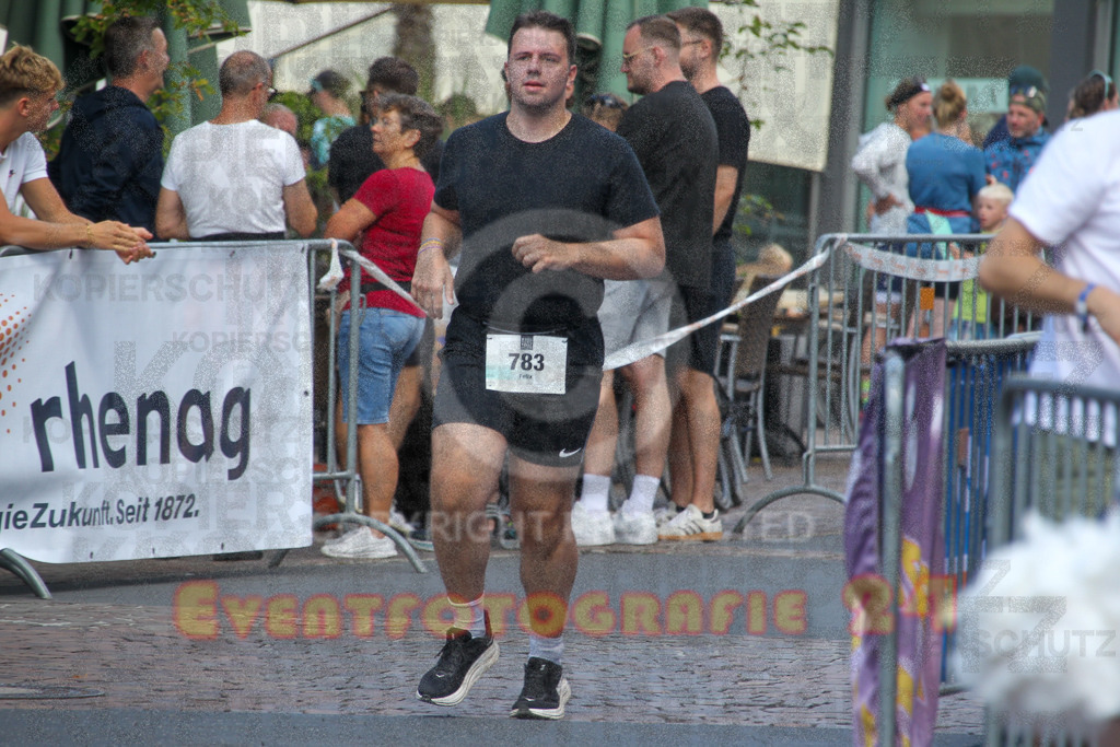 250824_1526_EV4_2871 | Sportfotografie im Rhein-Sieg Kreis, Köln, Bonn, NRW, Rheinland Pfalz, Hessen, etc. Unser Tätigkeitsfeld umfasst den Laufsport vom Volkslauf über den Marathon, Duathlon, Triathon bis zum Ultralauf wie Kölnpfad Ultra oder Schindertrail.