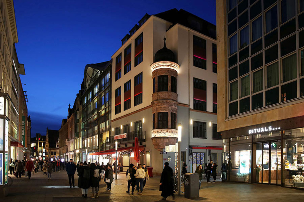 Foto: Leipzig - Fürstenhauserker | Das Team hinter BILDLEXIKON LEIPZIG bündelt historische wie aktuelle Informationen über die Stadt Leipzig in Text und Bild auf einer Plattform und stellt diese der interessierten Öffentlichkeit zur Verfügung.