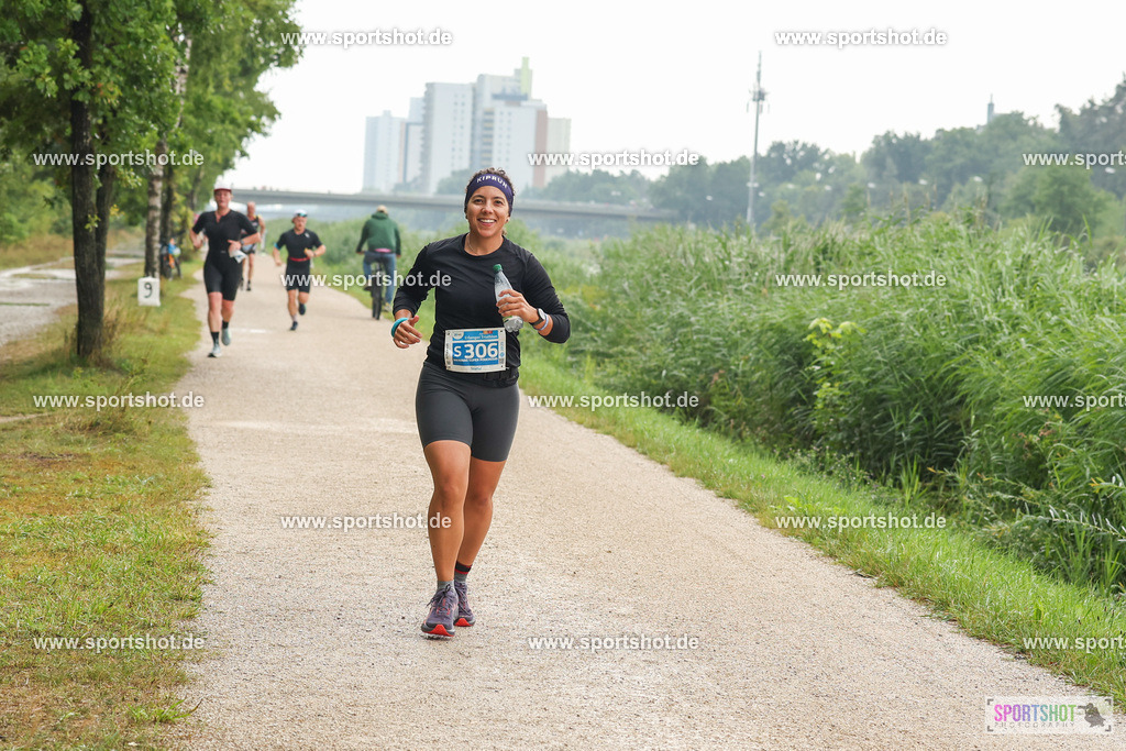 LUR_1723 | 34. M-net Erlanger Triathlon 2025 #erlangertriathlon  #mnettriathlon2025 #mnettriathlon #team #olympischedistanz #mitteldistanz #triathlon #maindonaukanal  #erlangertriathlon2025 #yourpictrs #tv1848 #tv1848erlangen  #triathlonbayern #sportinerlangen #demsportverbunden #sportshot_your_pictrs Copyright: www.sportshot.de