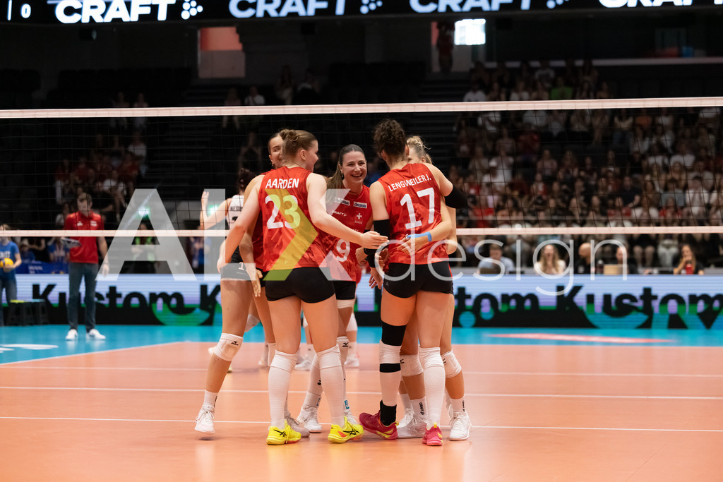 Austria v Switzerland - CEV European League Women | KRIENS, SWITZERLAND - JUNE 14: Team of Switzerland during the CEV European League match between Austria and Switzerland at Pilatus Arena on June 14, 2026 in Kriens, Switzerland. - Realisiert mit Pictrs.com