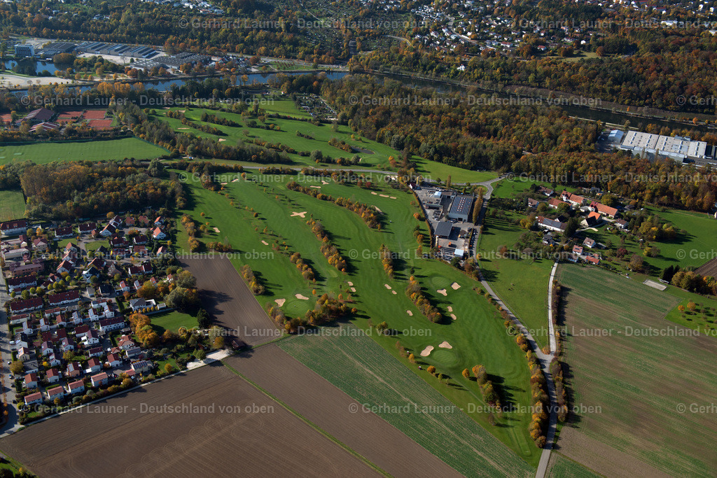 3705088 | NEU-ULM 16.10.2017 Gelände des Golfplatz des NEW GOLF CLUB Neu-Ulm in Neu-Ulm im Bundesland Bayern, Deutschland. Weiterführende Informationen bei: M&amp;F Sport GmbH &amp; Co. KG (Kommanditgesellschaft). // Grounds of the Golf course at of NEW GOLF CLUB Neu-Ulm in Neu-Ulm in the state Bavaria, Germany. Further information at: M&amp;F Sport GmbH &amp; Co. KG (Kommanditgesellschaft). Foto: Gerhard Launer