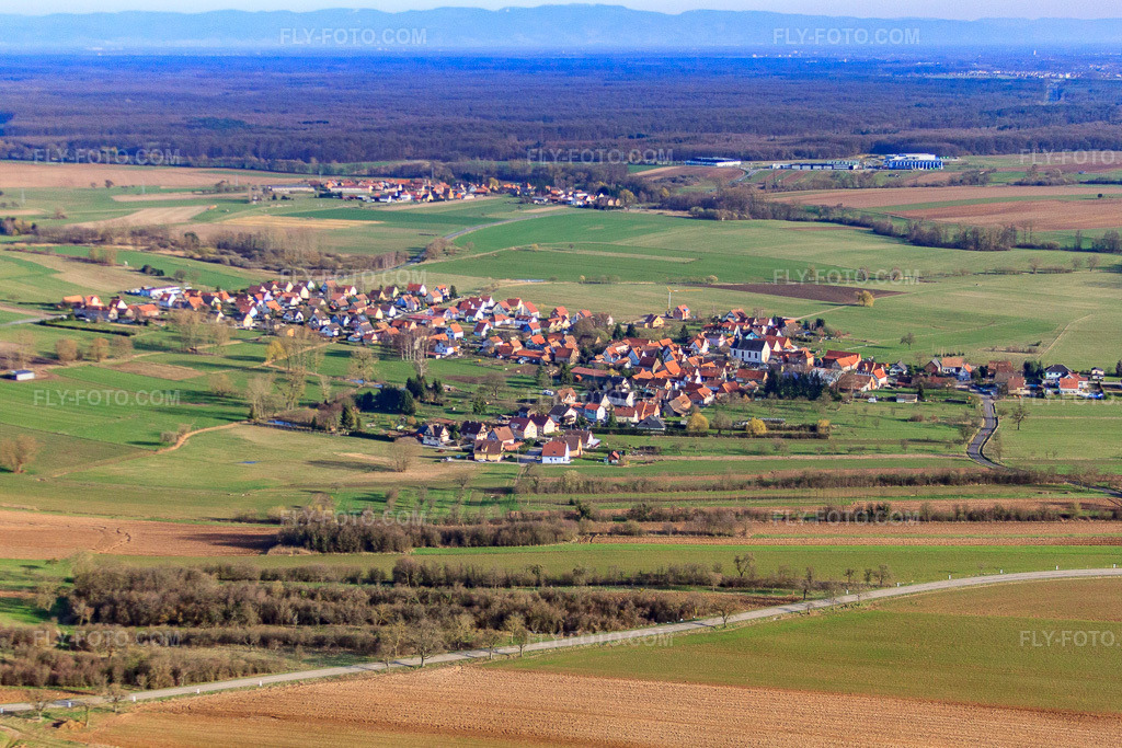 Aerial view: View of the town from the north in Hegeney in the state Bas-Rhin, France. – Photo: IMG_38703.jpg taken on 03/20/2011 by Werner Riehm/FLY-FOTO.com – Resolution of the original: 4508 x 3006 px