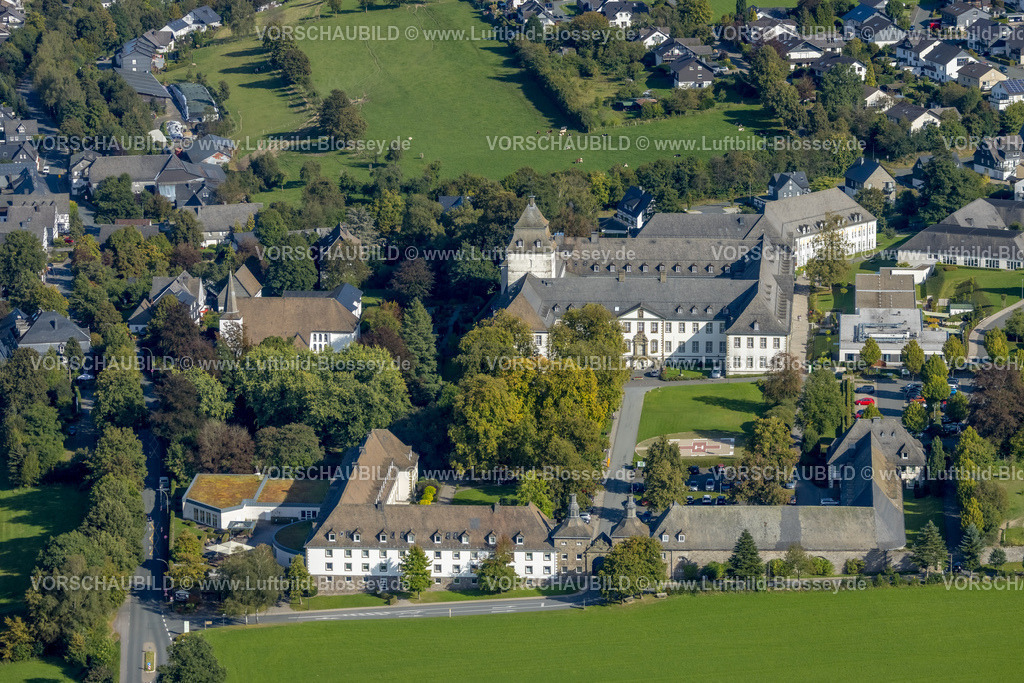 Schmallenberg230910830 | Luftbild, Klostertor und Kloster Grafschaft und Fachkrankenhaus Kloster Grafschaft GmbH, Grafschaft, Schmallenberg, Sauerland, Nordrhein-Westfalen, Deutschland
