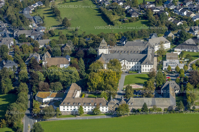 Schmallenberg230910830 | Luftbild, Klostertor und Kloster Grafschaft und Fachkrankenhaus Kloster Grafschaft GmbH, Grafschaft, Schmallenberg, Sauerland, Nordrhein-Westfalen, Deutschland