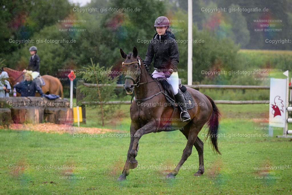 051_Müller_Emilia_Shelby-10_A1_Springen_250802_03 | gis-fotografie