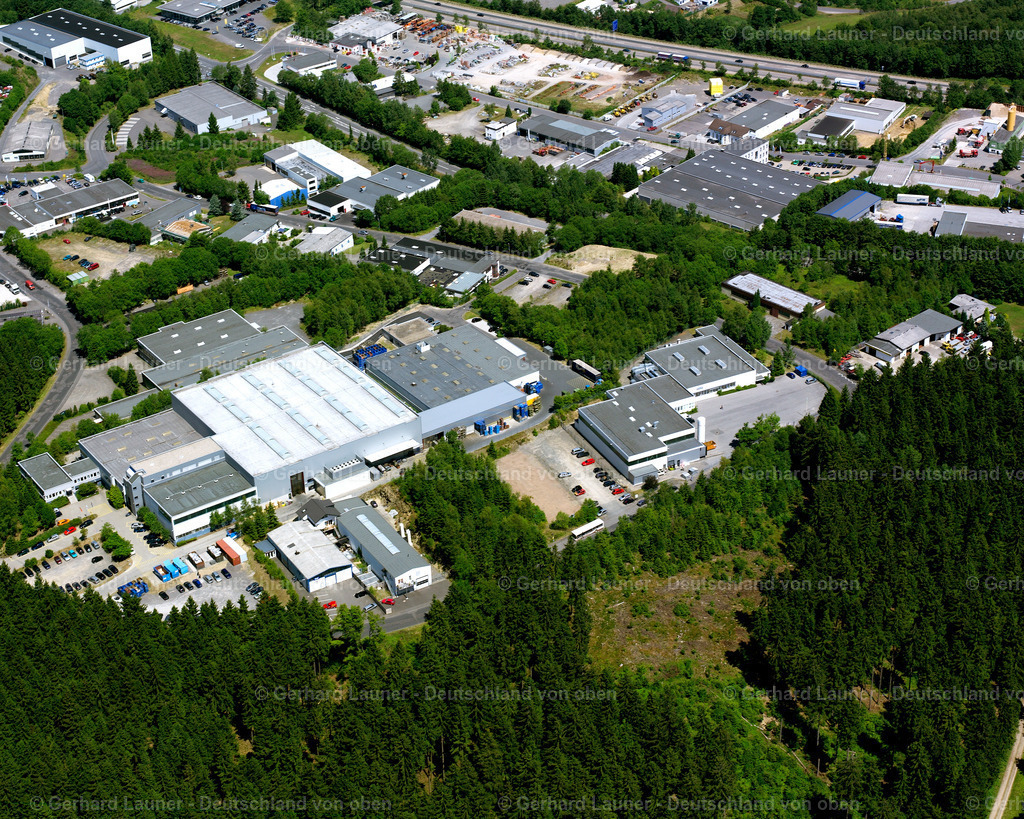 2632339 | MEINERZHAGEN 20.07.2006 Industrie- und Gewerbegebiet an der Straße Auf der Koppel in Meinerzhagen im Bundesland Nordrhein-Westfalen, Deutschland. Weiterführende Informationen bei: G.U.T. Gebäude- und Umwelttechnik KG,  HARDY Industriewerkzeuge und Anlagen GmbH,  Leopold Kostal GmbH & Co. KG,  Lydall Gerhardi GmbH & Co. KG. // Industrial and commercial area on street Auf der Koppel in Meinerzhagen in the state North Rhine-Westphalia, Germany. Further information at: G.U.T. Gebaeude- und Umwelttechnik KG,  HARDY Industriewerkzeuge und Anlagen GmbH,  Leopold Kostal GmbH & Co. KG,  Lydall Gerhardi GmbH & Co. KG. Foto: Gerhard Launer