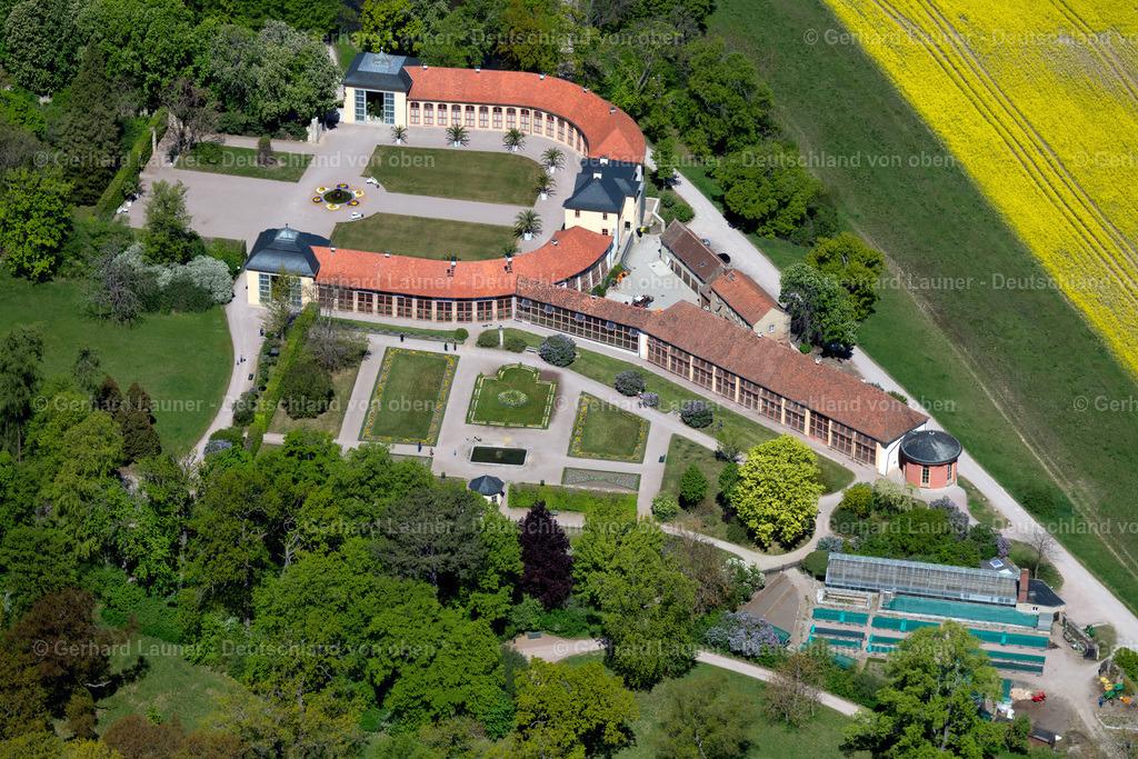 4026911 | Orangerie Schloss Belvedere, WEIMAR 07.05.2020 Gebäudekomplex im Schloßpark von Schloß Belvedere in Weimar im Bundesland Thüringen, Deutschland. Weiterführende Informationen bei: Klassik Stiftung Weimar. // Building complex in the park of the castle Belvedere in Weimar in the state Thuringia, Germany. Further information at: Klassik Stiftung Weimar. Foto: Gerhard Launer