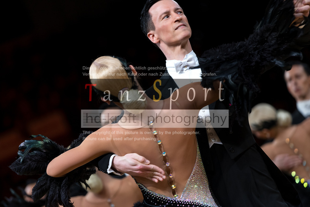 20241109_DM-Formationen_6461 | Tanzsportbilder, Standardtanz, Lateintanz, WDSF, DTV, LTVB, dancecomp, goc, hessen tanzt, blaues band der spree, walzer, tango, wiener walzer, slowfox, quickstepp, samba, rumba, cha-cha-cha, paso doble. jive, hd-kroft photography, turniertanzsport